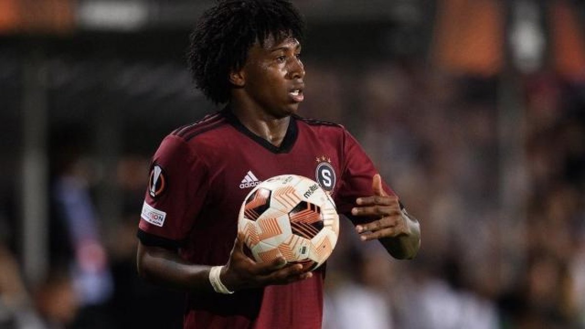 Angelo Preciado, lateral del Sparta Praga de República Checa.