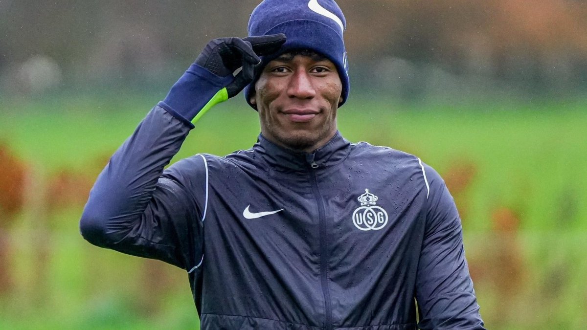 Kevin Rodríguez sonríe durante un entrenamiento del Union Sain-Gilloise.