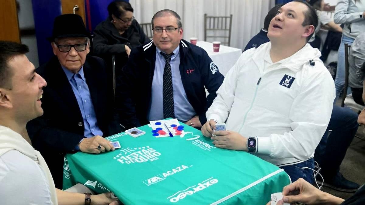 La primera fase se desarrolla en series conformadas por cuatro parejas.