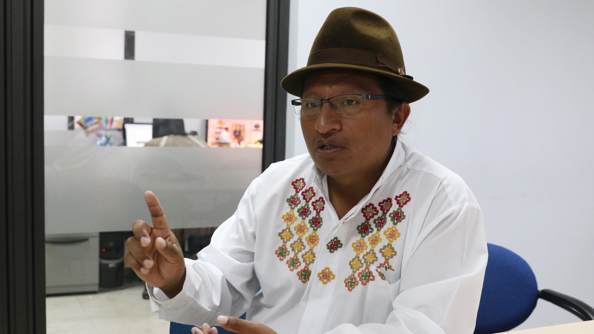 Dato. Churuchumbi actualmente es coordinador electo del movimiento Pachakutik y fue alcalde de Cayambe entre el año 2014 y 2022.