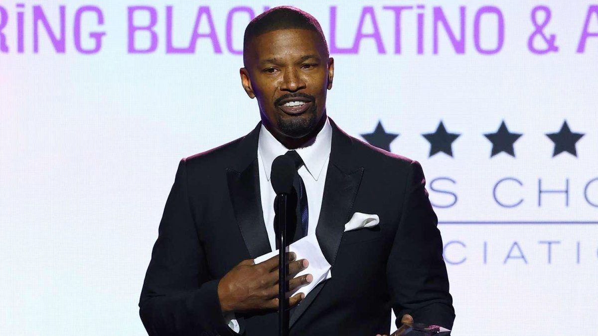 El evento se llevó a cabo en Los Ángeles y contó con un emotivo discurso del actor, quien afirmó vio a la muerte de cerca.