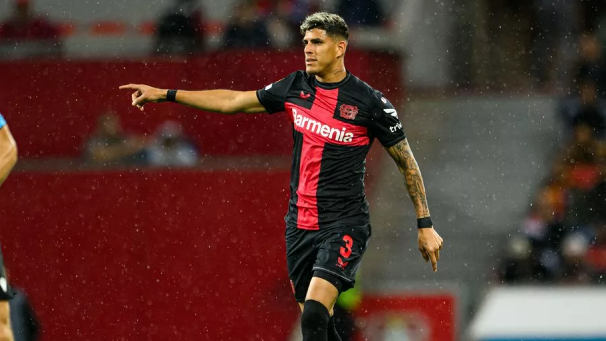 Piero Hincapié busca volver a repetir de titularidad en Leverkusen