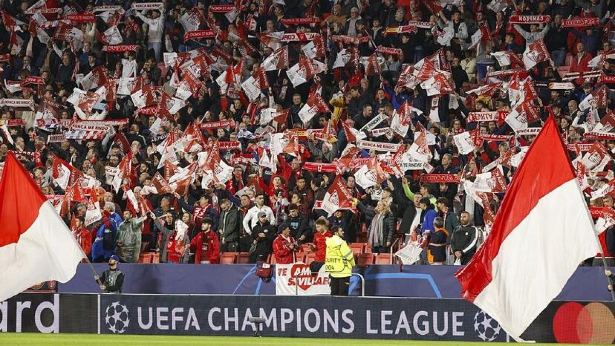Sevilla, ya eliminado de la competición, necesita ganar para acceder a la ronda de repechaje de la Europa League.