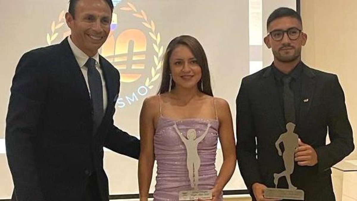 Glenda Morejón y Daniel Pintado (d) como Mejores Absolutos.