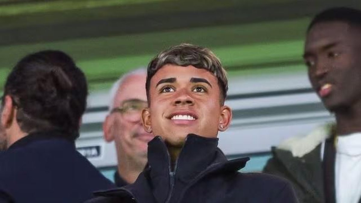 Kendry Páez observó desde las gradas del Stamford Bridge el partido de Chelsea vs. Newcastle