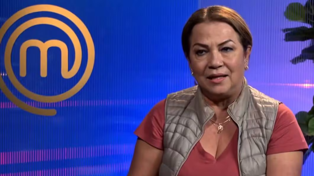 La madre del fallecido presentador de televisión, Efraín Ruales, abandonó la competencia