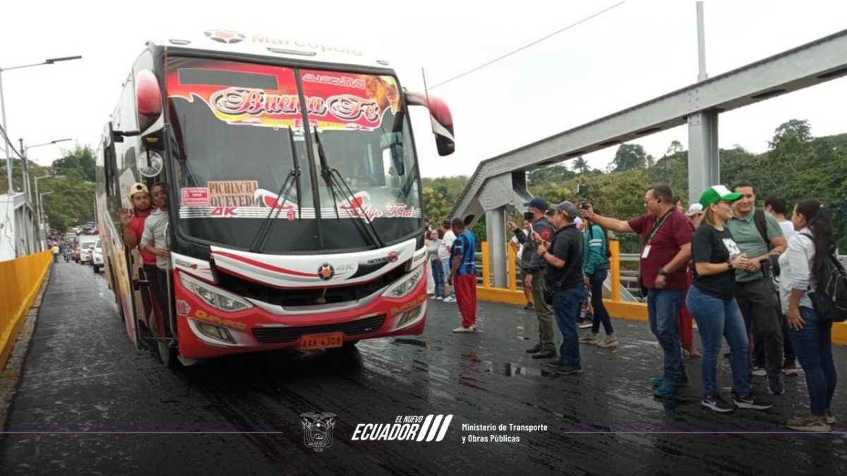 Obra. Buses interprovinciales son los que más usan este paso sobre el río.