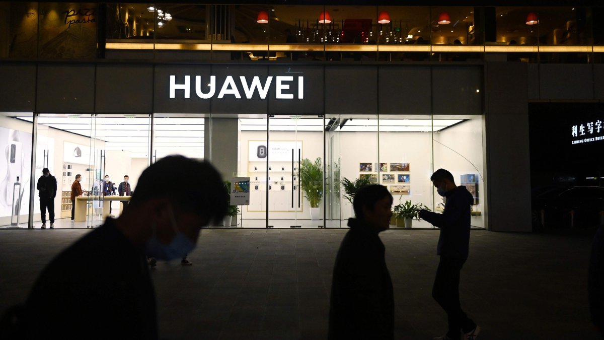 Empresa.- Una de la tienda de la compañía de Huawei.