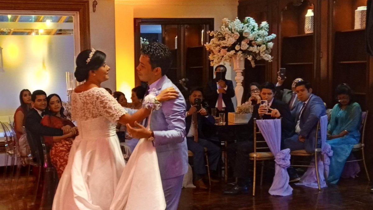 Baile. Débora Padilla y Francis Villalta recibieron el discurso bíblico el 23 de diciembre.