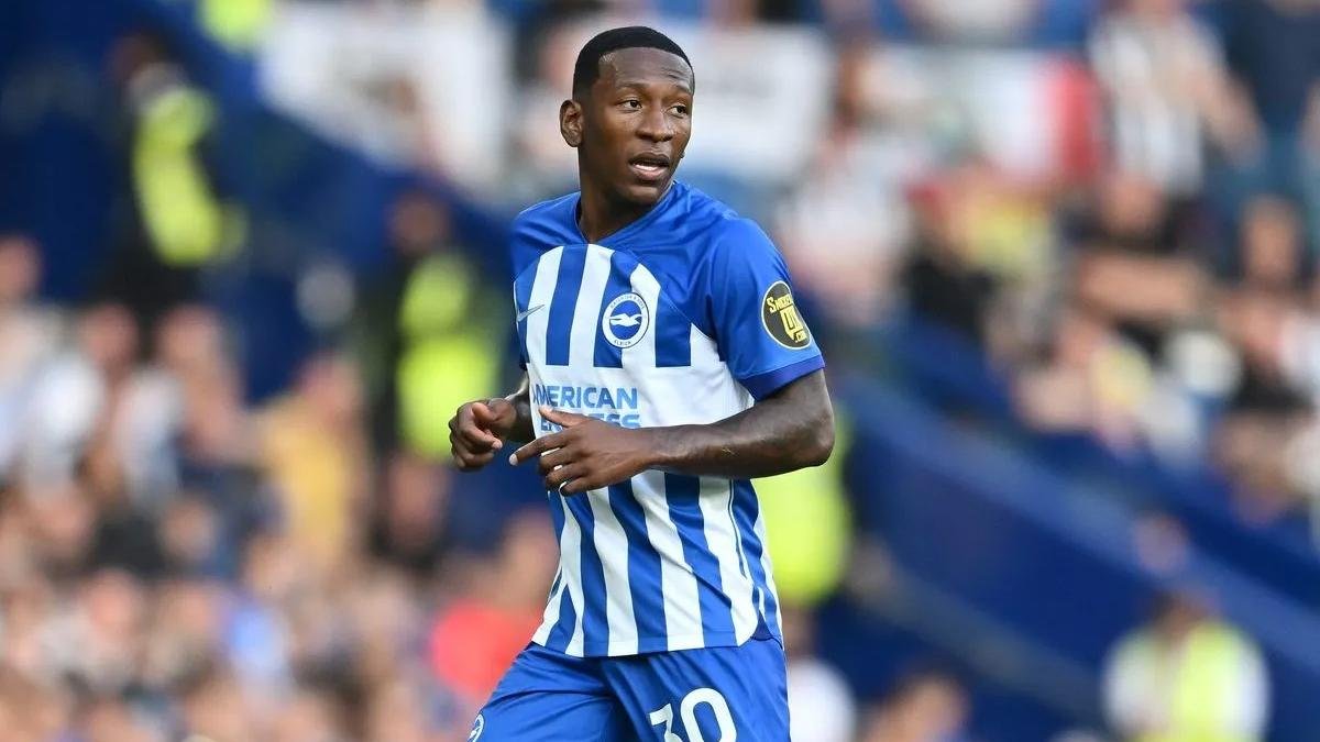 Pervis Estupiñán jugó de titular en Brighton ante West Ham