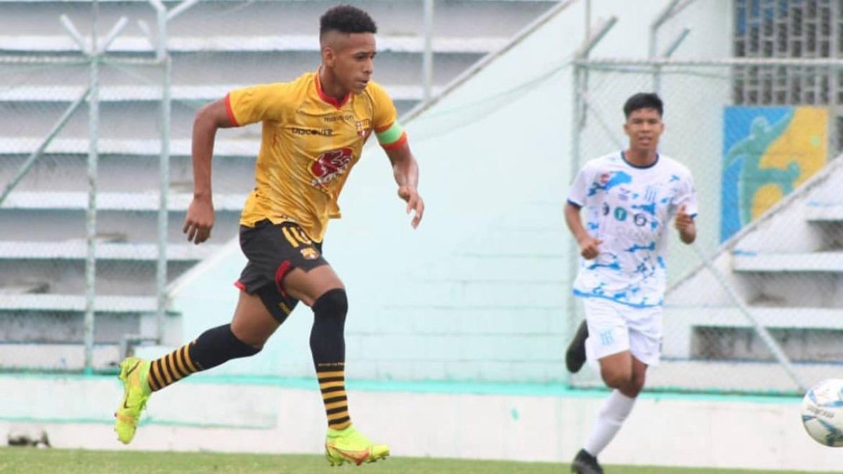 Jandry Gomez jugador de 16 años nuevo 10 de Barcelona SC