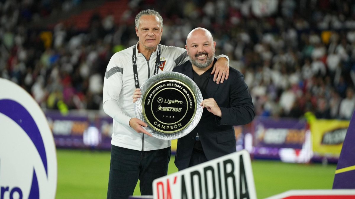 Miguel Ángel Loor, presidente de LigaPro reconoce la gestión que ha hecho Esteban Paz  en LDU
