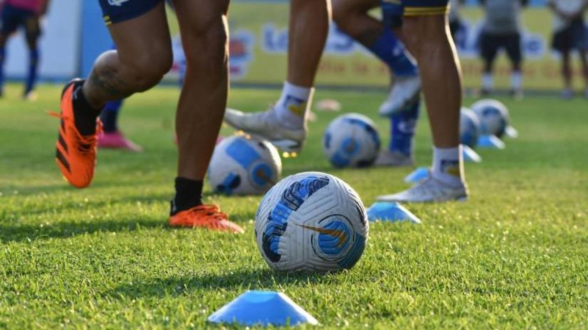 Los equipos siguen contratando previo al inicio del torneo 2024