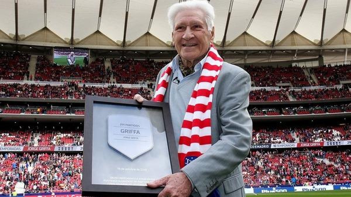 Jorge Griffa recibió un homenaje en vida por Atlético de Madrid