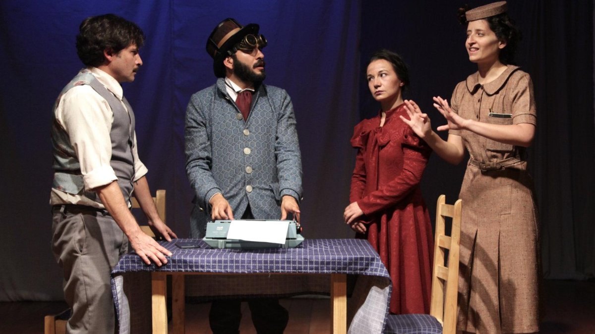 Obra. Los autores entran en conflictos personales y grupales que los llevarán a una  serie de enredos sociales.