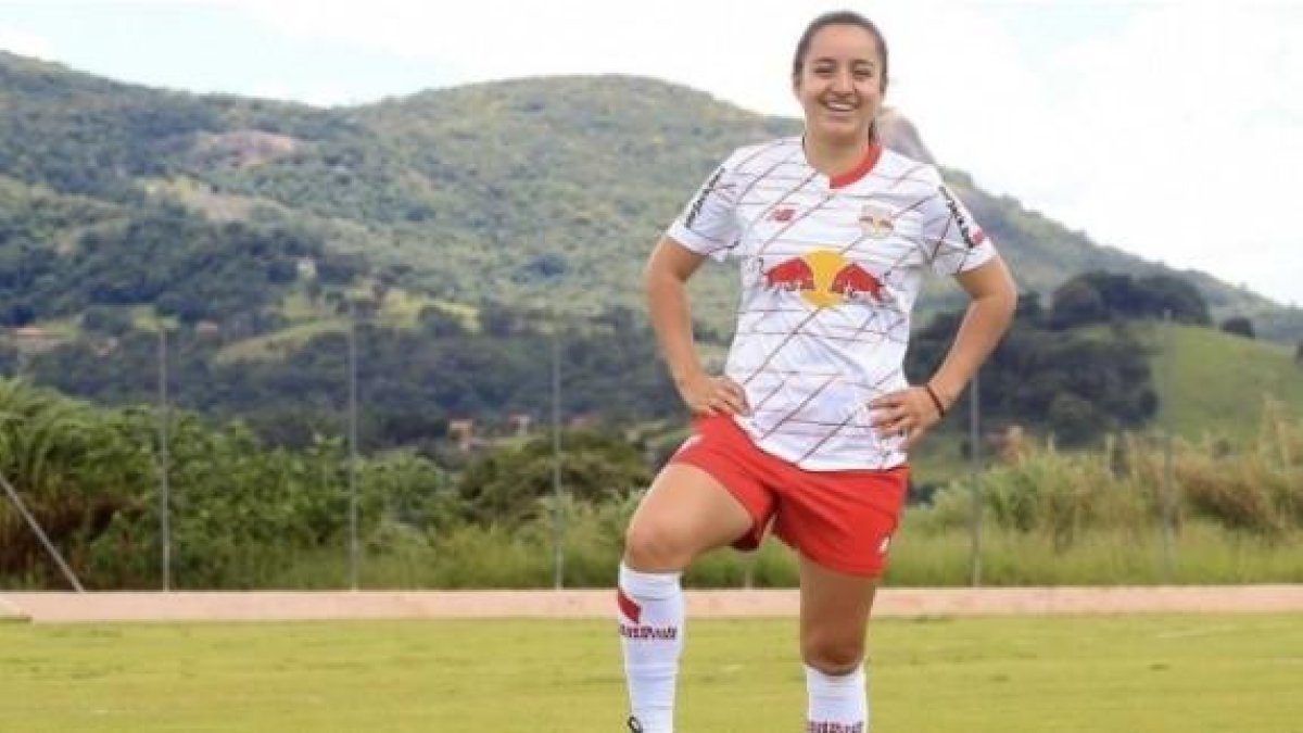 Danna Pesántez, joven ecuatoriana que jugará en Brasil