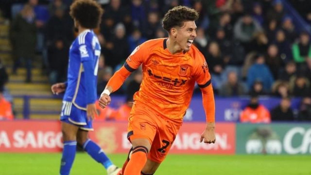 Jeremy Sarmiento marco un gol en la Championship