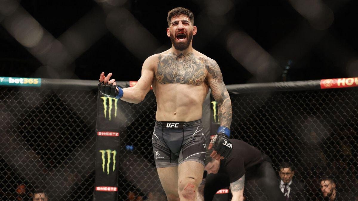 Topuria posee un invicto de 14 victorias.