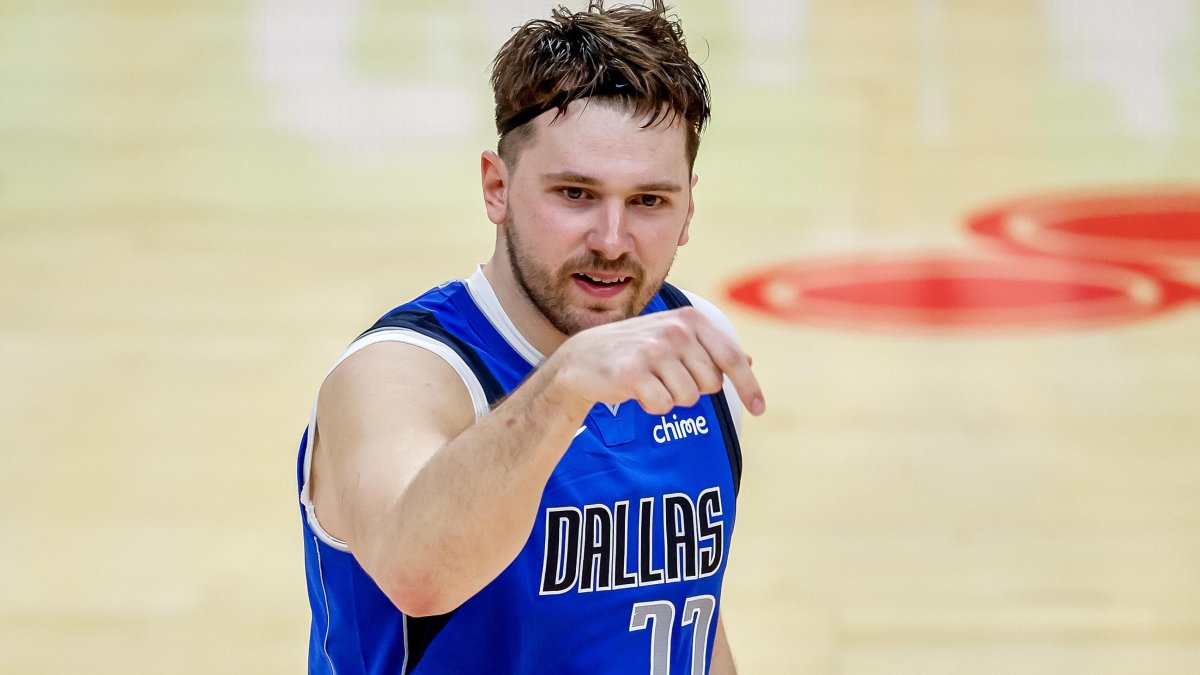 Doncic conectó 25/33 tiros de campo con 10 rebotes y 7 asistencias.