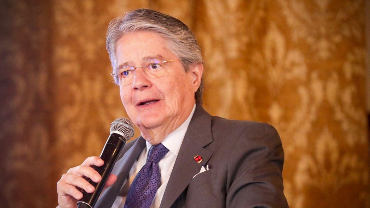 El expresidente Guillermo Lasso es uno de los convocados por Fiscalía, quien, a través de su cuenta en X, informó que no ha sido notificado.
