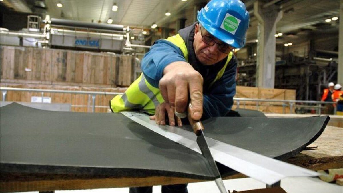 Compañía.- Una empresa de la región.