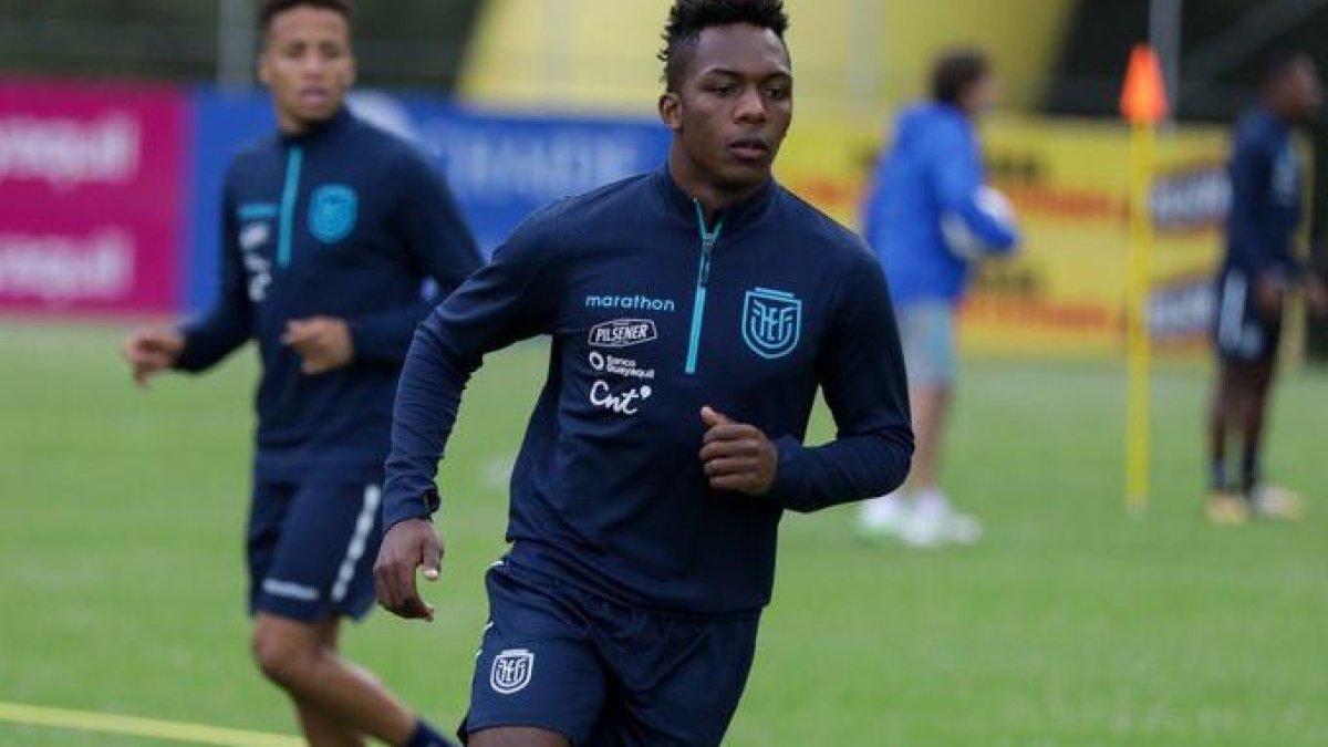 Djorkaeff Reasco es oficializado como jugador de Barcelona