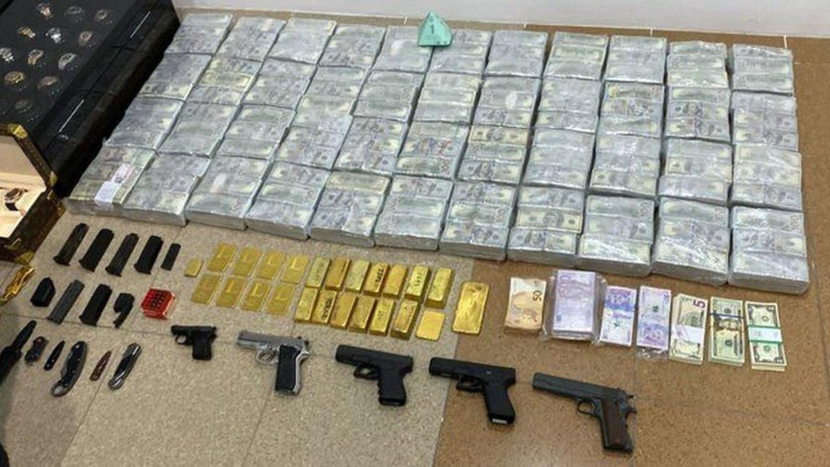 Imagen de bienes hallados en allanamiento a la casa de Leandro Norero. La Asamblea aprobó la Ley de extinción de dominio de los bienes de origen ilícito.