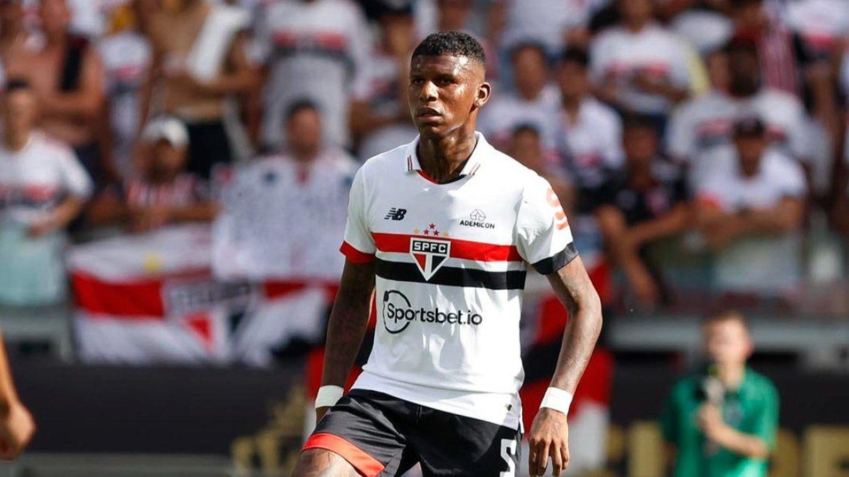 Robert Arboleda será titular en Sao Paulo ante Ponte Preta