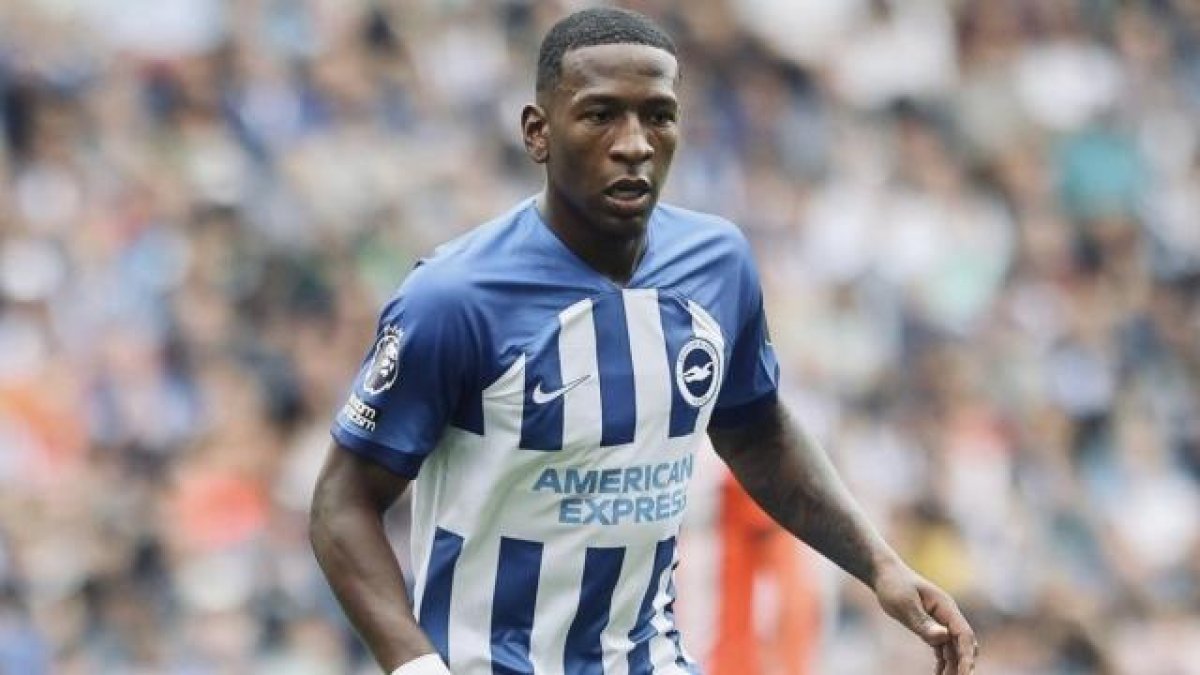 Pervis Estupiñán buscará volver a la titularidad con Brighton
