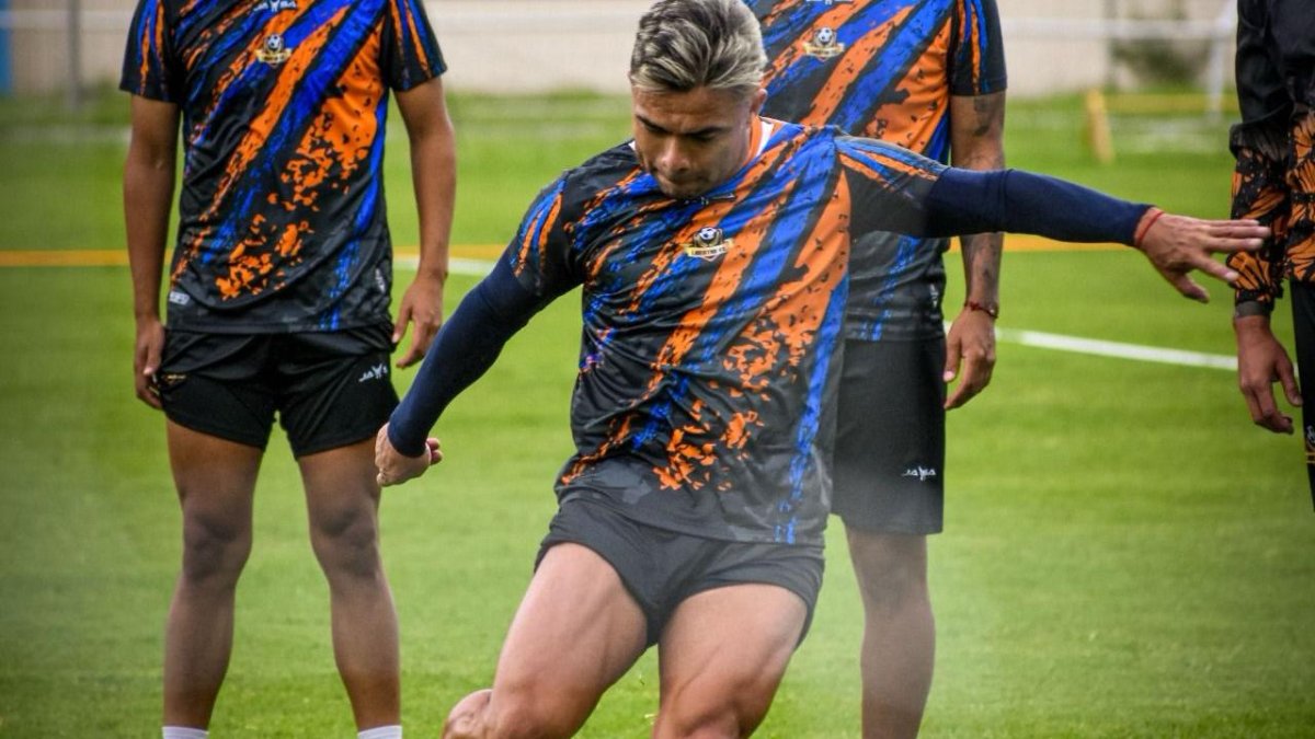 Jonny Uchuari será el 10 de Libertad para el 2024.