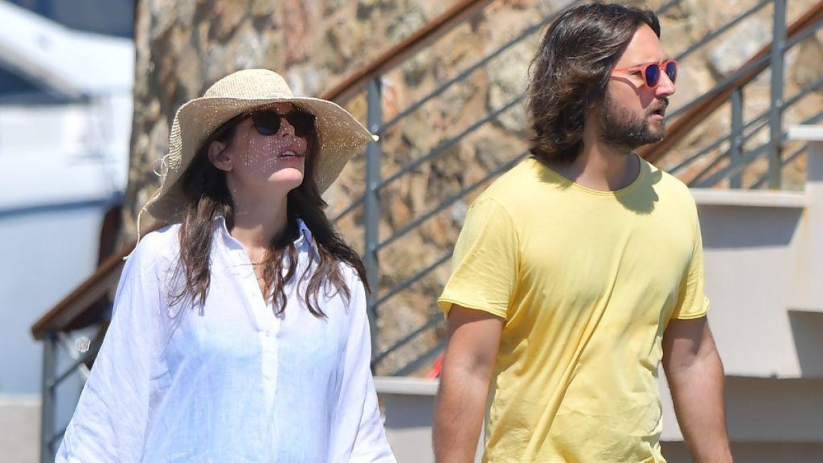 Carlota con su todavía esposo.