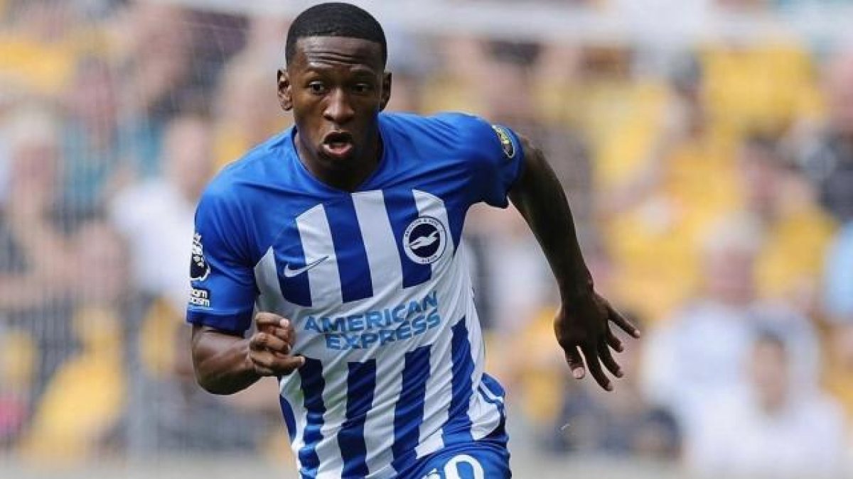 Pervis Estupiñán mantiene la regularidad, pese a las caídas de Brighton.