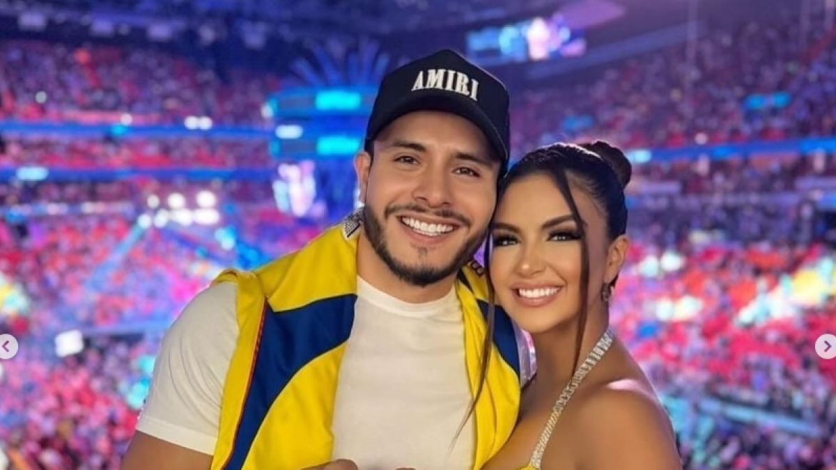 Dayanara Peralta y Jonathan Estrada en el Kaseya Center de Miami.