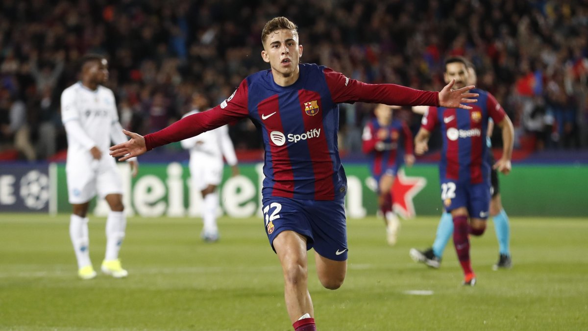 El medioscampista de Barcelona, Fermín López celebra su gol conseguido ante Napoli