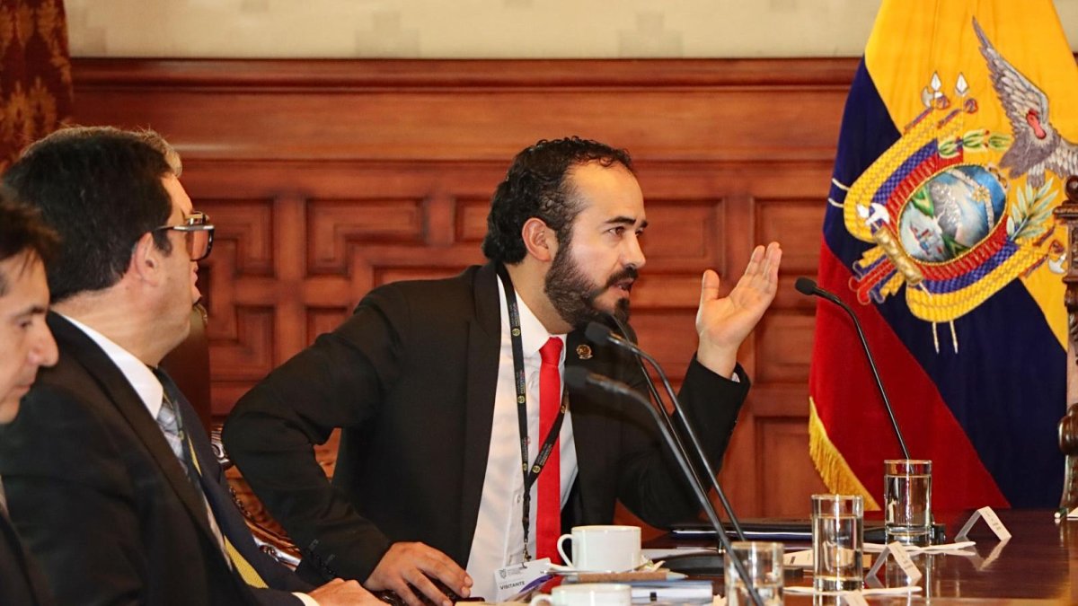 El presidente de la Asociación de Municipalidades Ecuatorianas (AME) exige mayor atención para garantizar la vida de las autoridades locales.