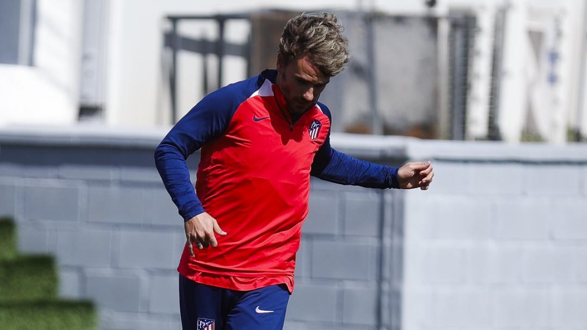 Antoine Griezmann está listo para voler a su puesto de titular en el equipo de Diego Simeone