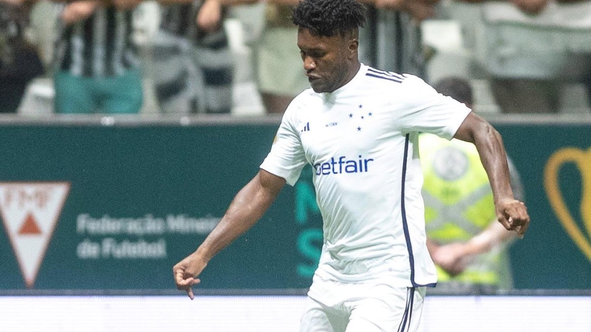 El volante ecuatoriano José Cifuentes comienza a ganar más espacio en Cruzeiro