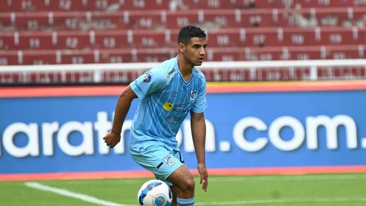 Kevin Minda es uno de los fijos en el esquema del profesor Célico en la Universidad Católica