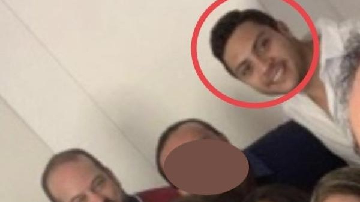 Red. Jordán aparece en fotografías con Juan Pablo Jaramillo, contratista hospitalario, y exchofer de Norero.