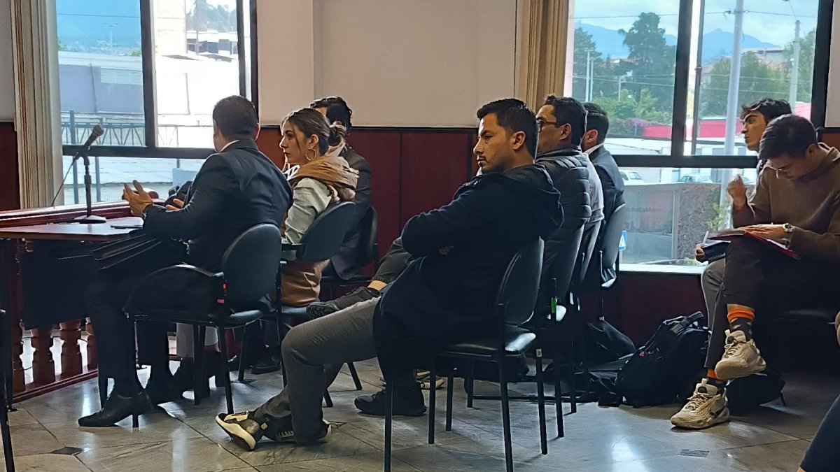 Los cuatro funcionarios de la EMOV EP serán investigados por tráfico de influencias.