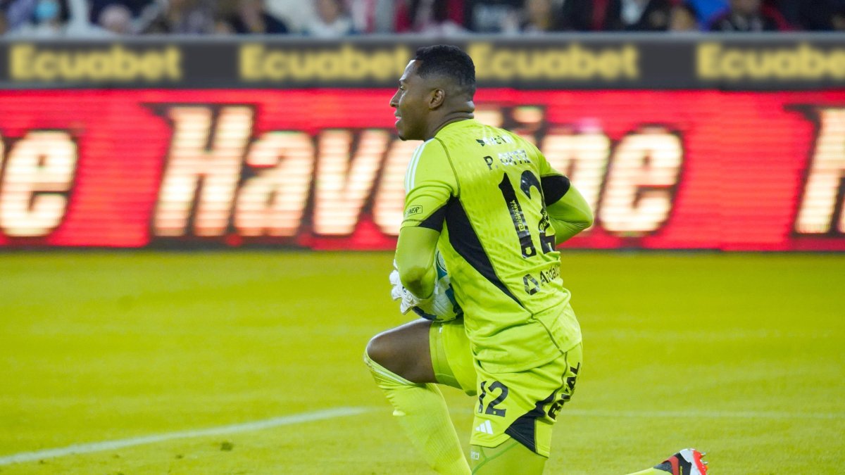 El arquero Pedro Ortiz fue elegido como el mejor del partido en LDU (Q) vs. Emelec