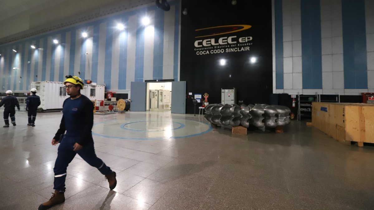 La construcción de obras como la central Coca Codo Sinclair estuvo atada a financiamiento de China.