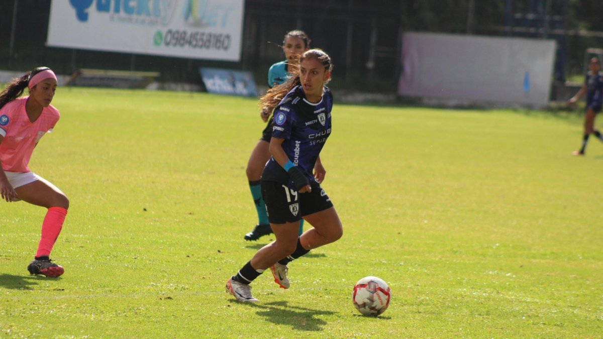 María Bravo jugadora de Dragonas que recibe a Católica.