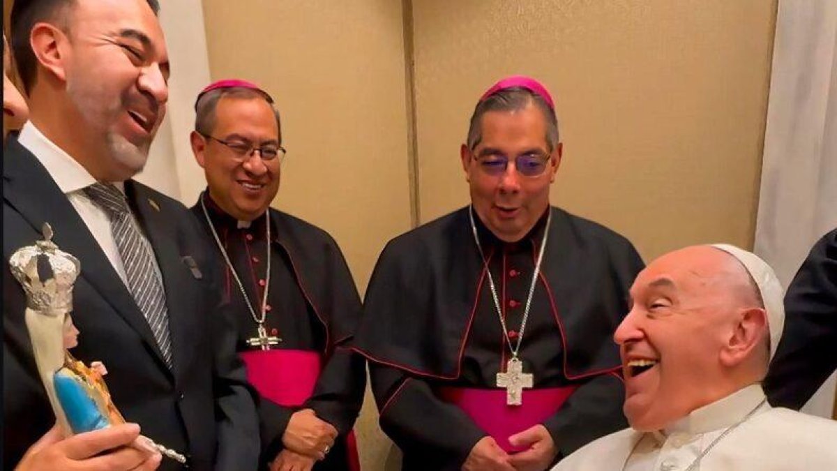 El papa Francisco recibió a la comitiva liderada por el arzobispo primado de Ecuador y el alcalde de Quito.