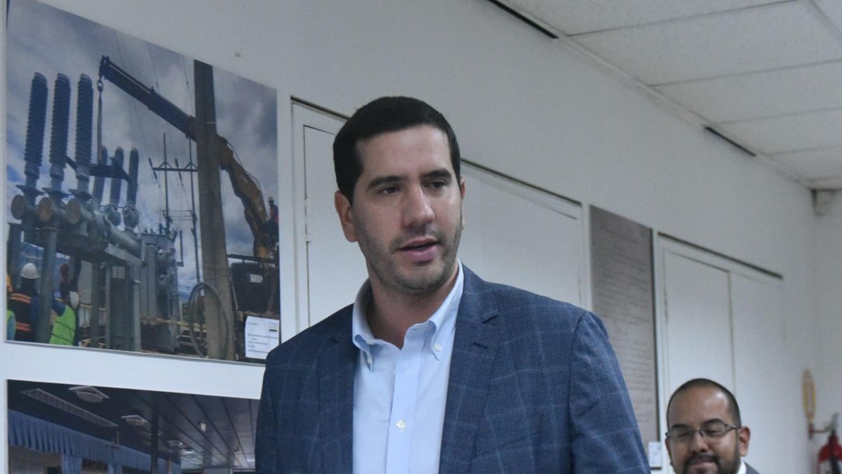 Roberto Luque cuestiona que los trabajos de mantenimiento no se desarrollaron en abril.