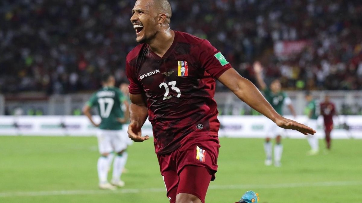 Rondón, máximo goleador de la Vinotinto, lidera la nómina.