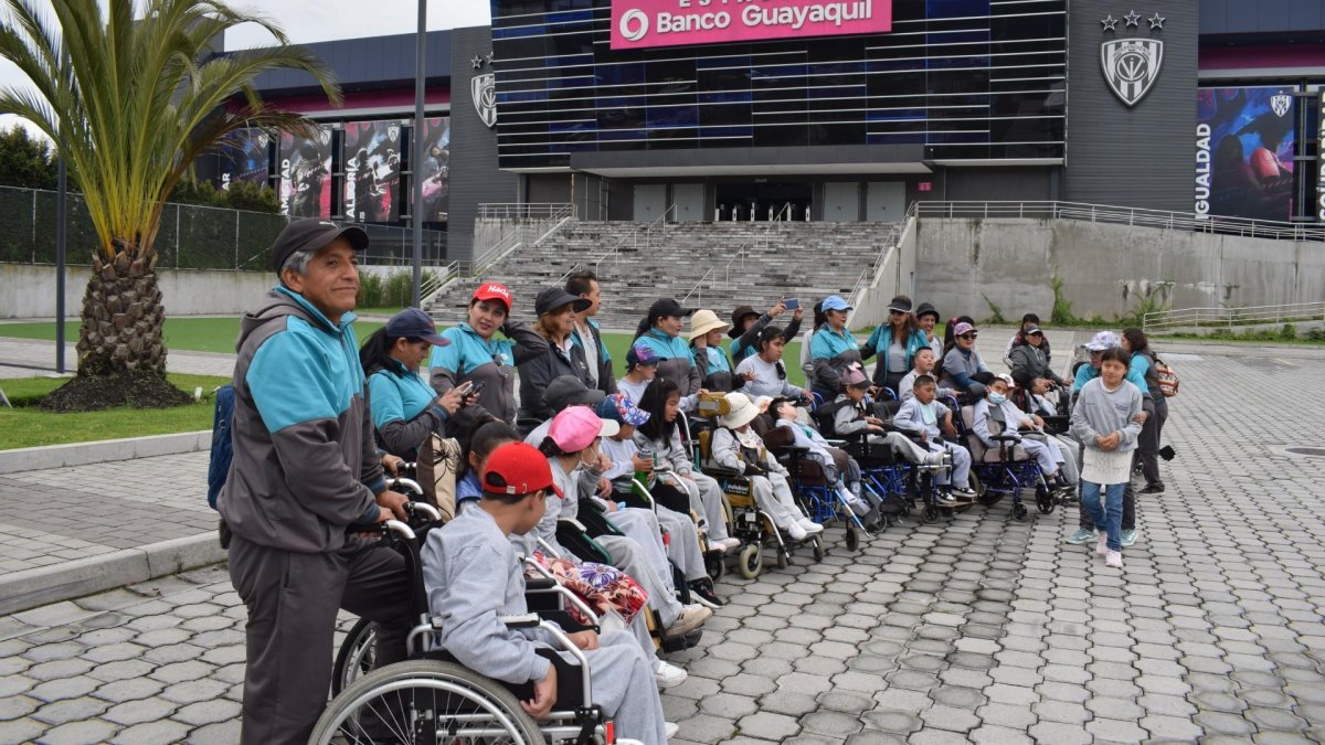 Los niños tuvieron su acercamiento al deporte con Independiente.