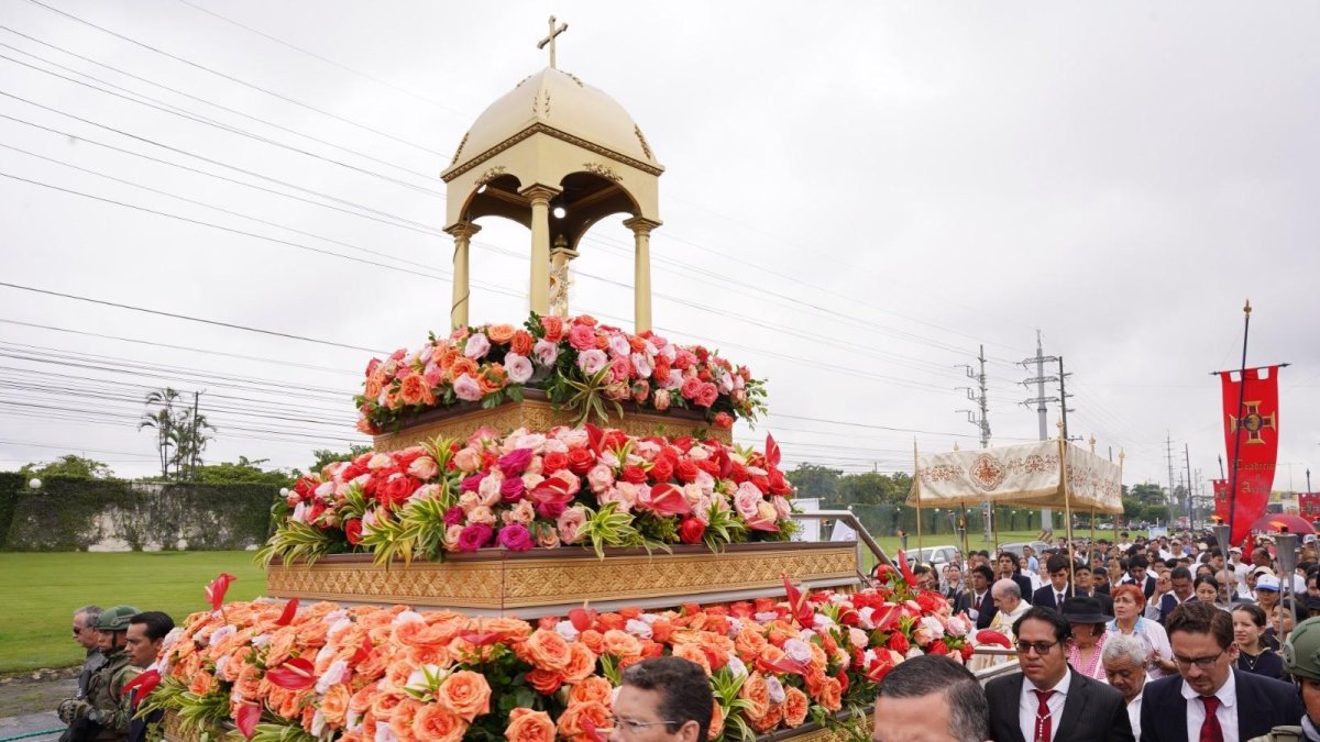 Acto. La tradicional procesión reúne a más de 3,000 feligreses católicos.