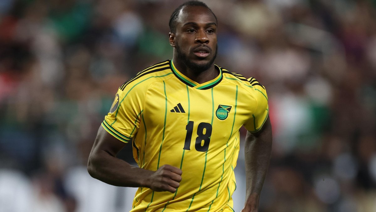 Antonio es delantero del West Ham United, de Inglaterra.