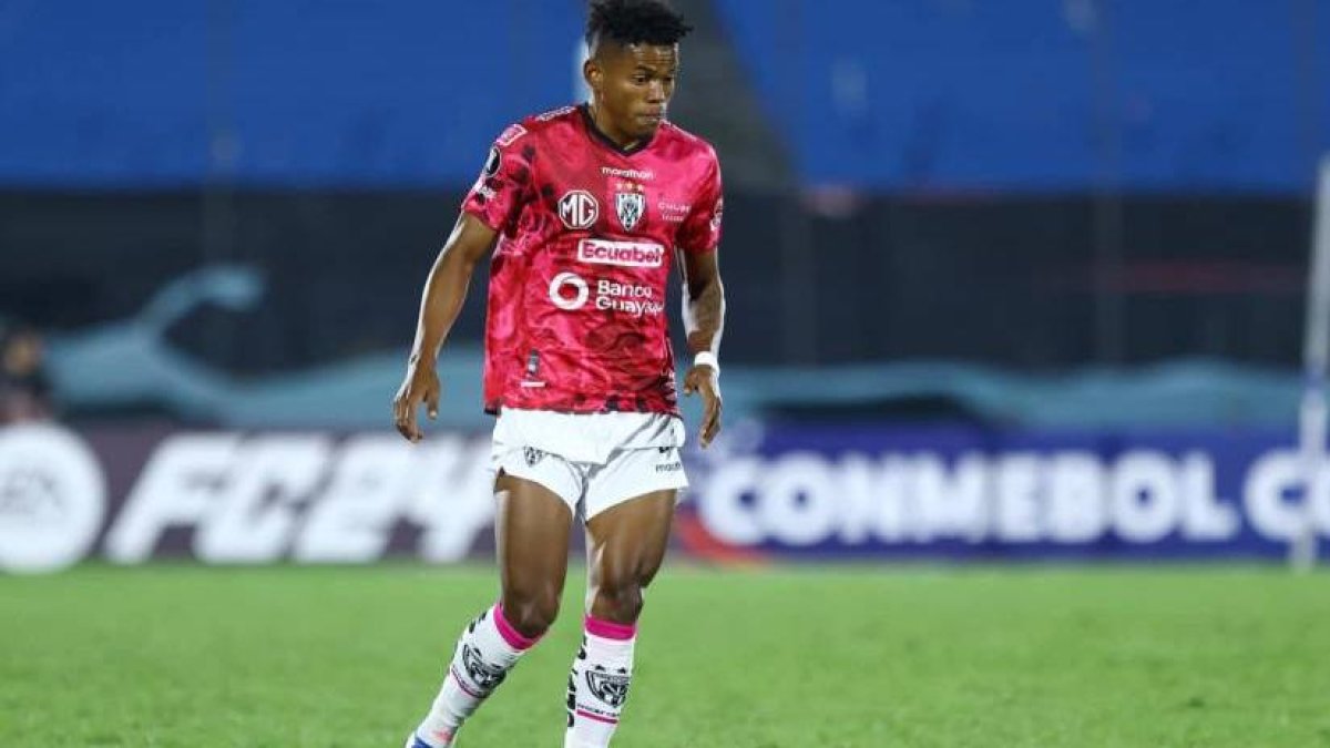 Alexander Bolaños continúa suspendido debido a la investigación de su identidad